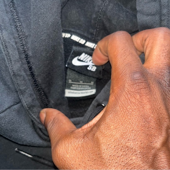 Nike SB Black Hoodie smiley face long sleeve black and yellow - Picture 6 of 7